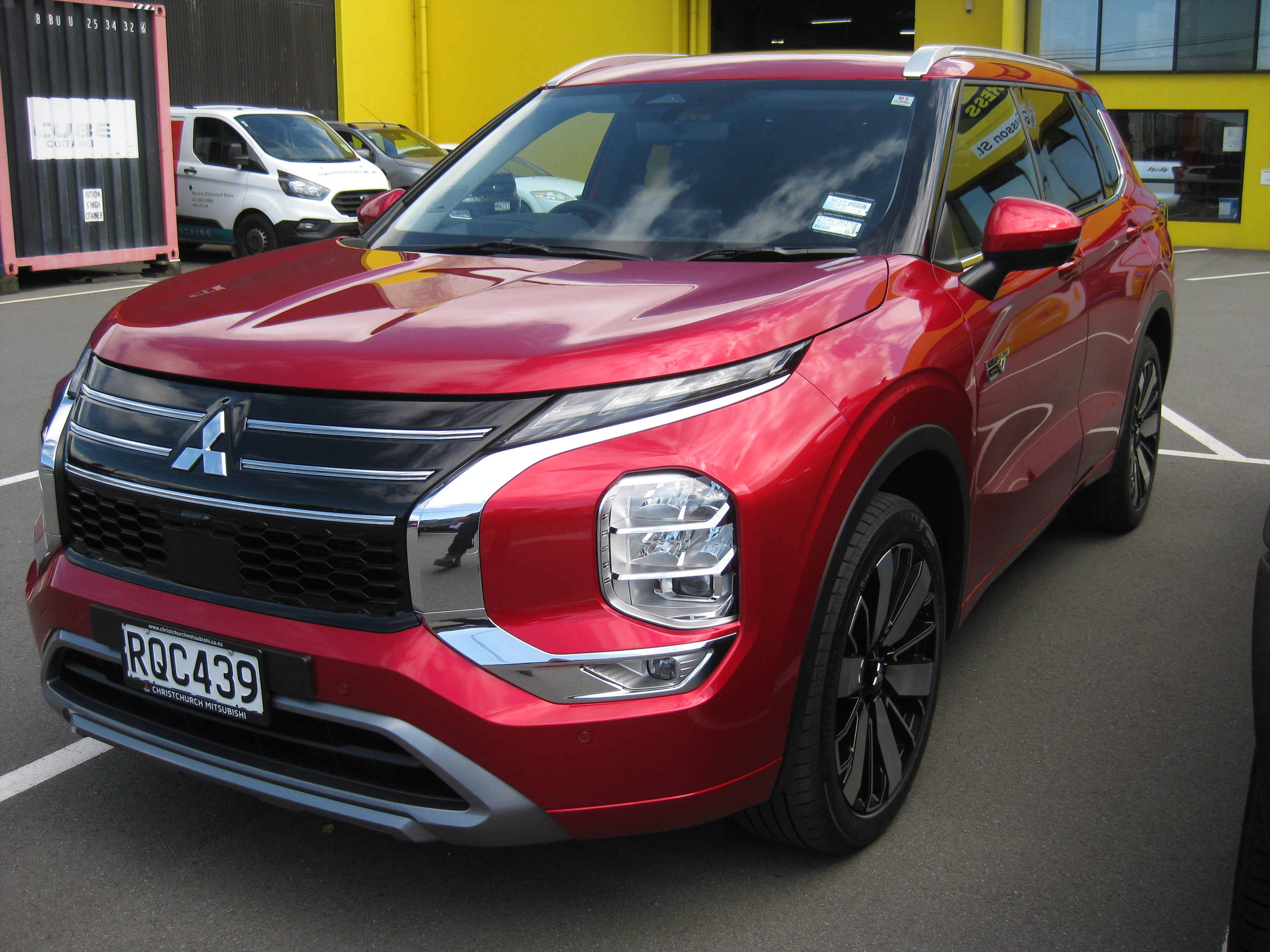 MITSUBISHI OUTLANDER STATIONWAGON 2022-CURRENT